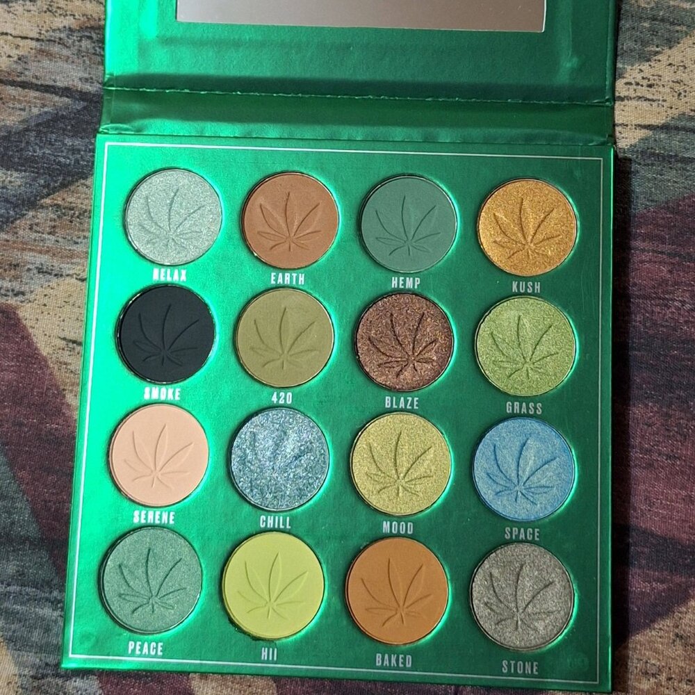 🌿 Makeup Obsession – So Dope Eyeshadow Palette 🌿